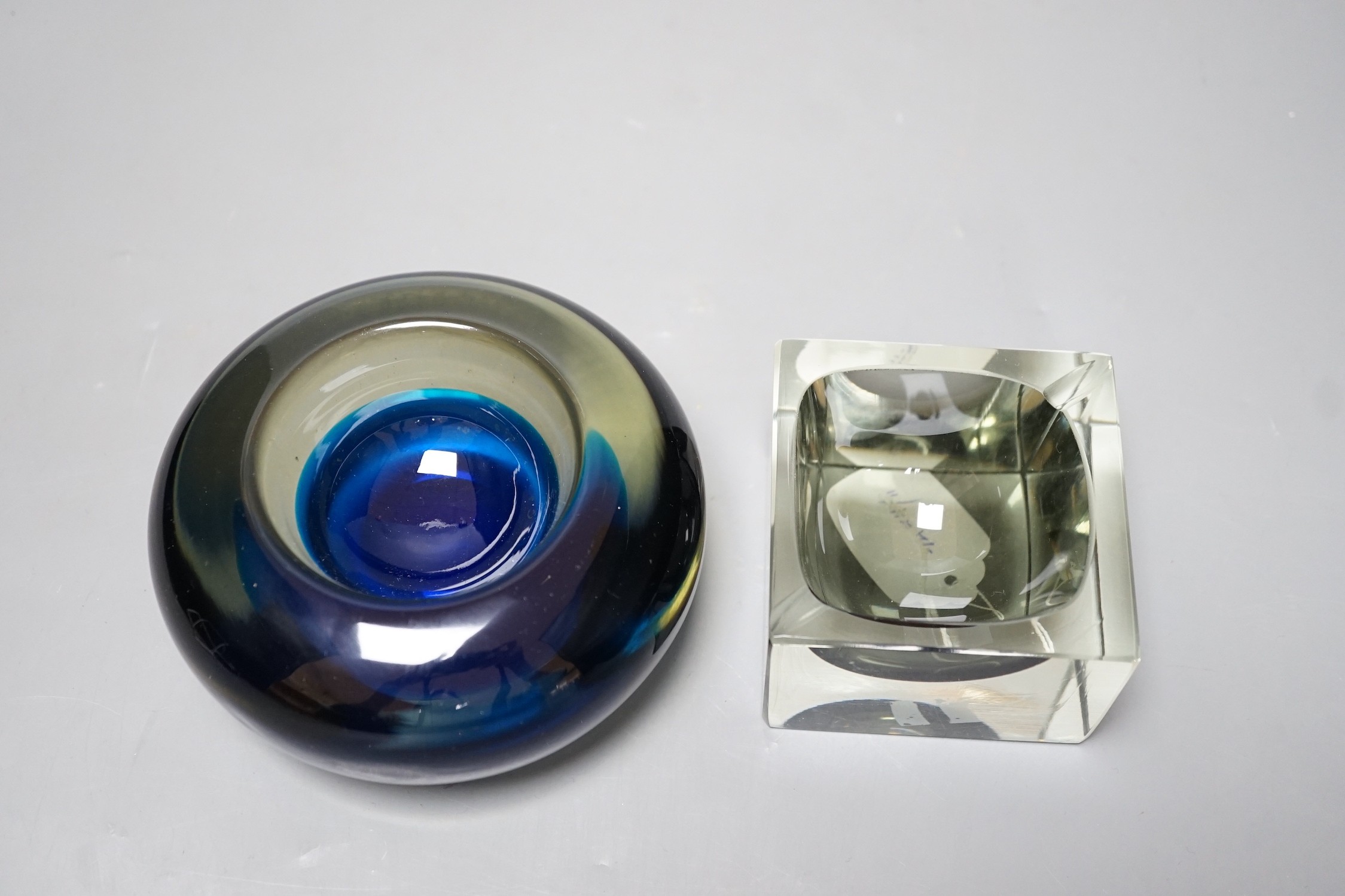 Two Murano coloured glass bowls, largest 10cm